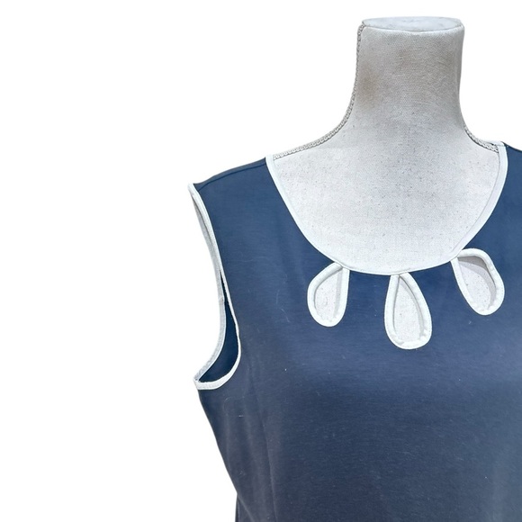 Talbots black Sleeveless Blouse top Cutout Neckline contrast white edging large - Picture 5 of 8